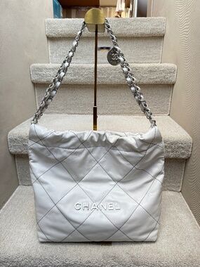 Chanel 22 Calfskin Quilted White with Silver Hardware Pre-Owned Microchipped